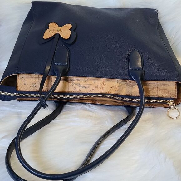 COPY - 💯 Authentic Alviero Martini Handbag 🍀 - Picture 7 of 12